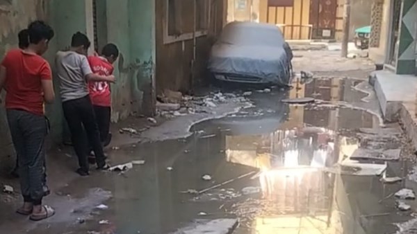 أهالي القنطرة البيضاء بكفر الشيخ يستغيثون بسبب مياه الصرف الصحي.. صور