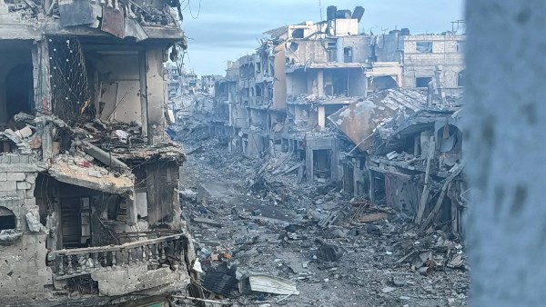 ارتفاع حصيلة الشهداء إلى 57,523 والمصابون يتجاوزون 136 ألفا