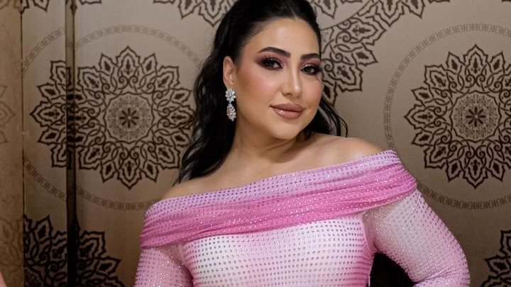 بإطلالة ملفتة… بوسي تخطف الأنظار في أحدث ظهور لها