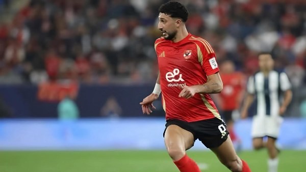 بعد العروض الخيالية.. جاد الله يطالب إدارة الأهلي بالاستغناء عن وسام أبو علي