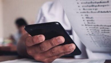 تداول إجابات امتحان الرياضيات البحتة بتليجرام أثناء تواجد الطلاب بلجان الثانوية العامة