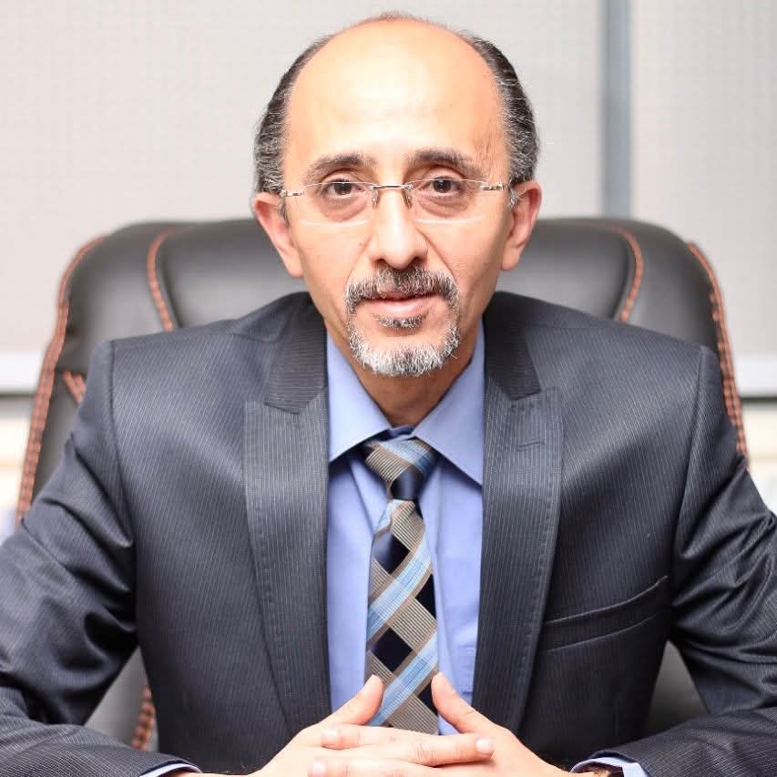دكتور وليد الفيل يكتب: الملايين للاعبين والعمال مش لاقيين.. صرخة الغلابة فى نادى المليارات