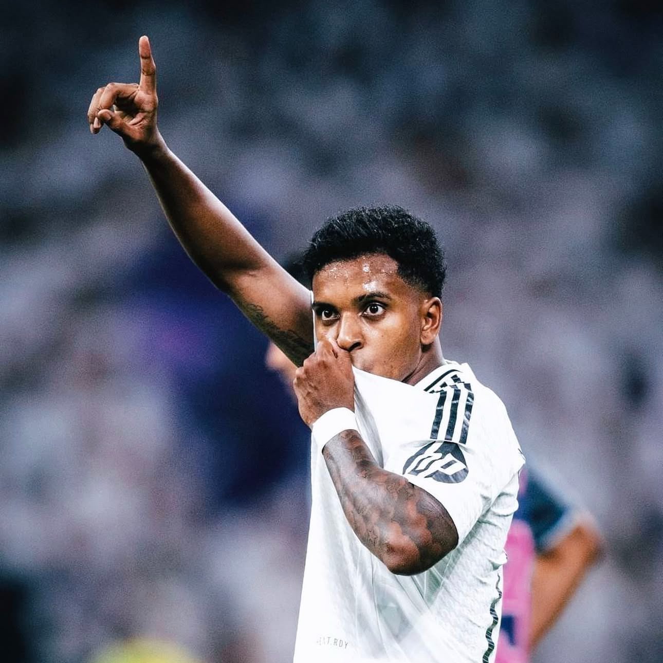 عائق كبير يهدد رحيل رودريجو عن ريال مدريد