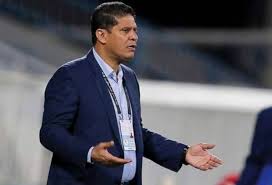 مفروض يدفع فلوس.. مدرب الزمالك يطلق تصريحات نارية ضد أيمن الرمادي