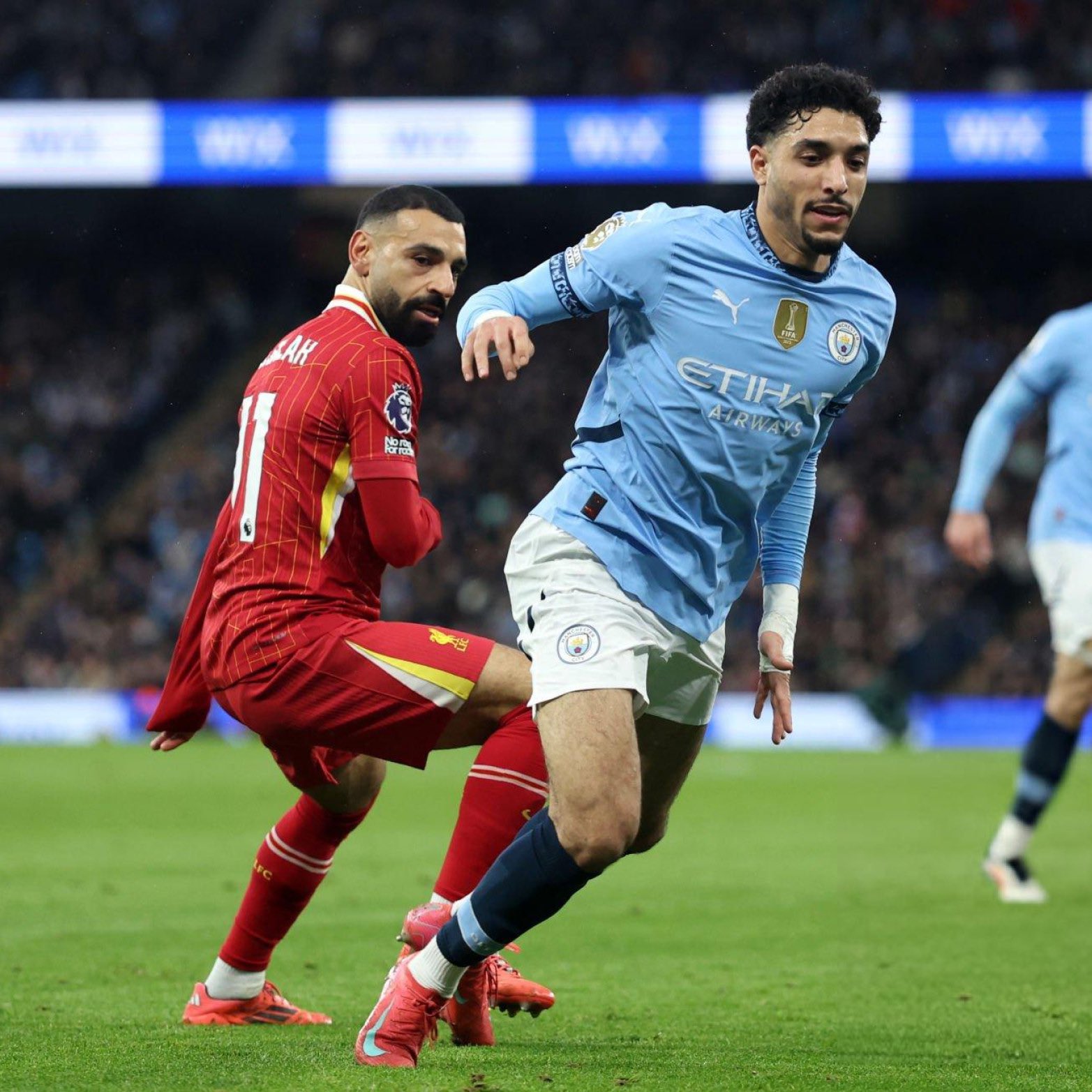 مواجهة مصرية خالصة.. موعد مباراتي محمد صلاح أمام مرموش في البريميرليج