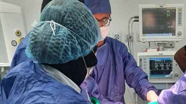 نجاح جراحة دقيقة لمريضة تعاني من التهاب بريتوني حاد وانسداد معوي في المنيا