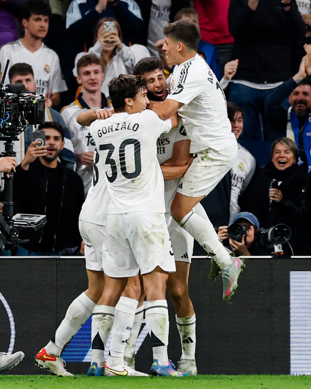 نجم ريال مدريد.. لا تفسير لما حدث وهذا القميص يعني القتال حتى النهاية