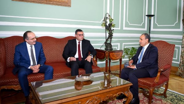 وزير الخارجية والهجرة يستقبل وزير الإسكان والمرافق والمجتمعات العمرانية